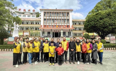 广东狮子会情暖兴宁市罗岗镇，捐资助学照亮希望之光