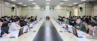 梅县区委党的建设工作领导小组会议召开：研究部署开展深入贯彻中央八项规定精神学习教育