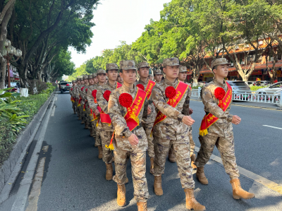 梅县区举行2025年上半年新兵入伍欢送大会暨国防教育进校园