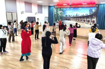 助力非遗传承！兴宁市举办杯花舞培训班