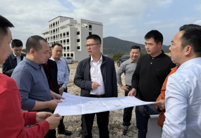 王锋带队走访服务企业：聚焦企业所需 精准服务保障