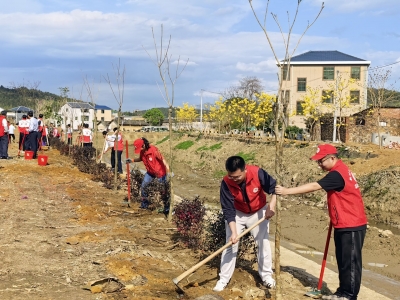 平远县财政局开展“千村增绿先锋行”爱绿植绿护绿兴绿主题党日活动