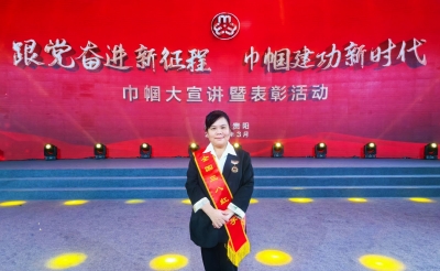 “橄榄枝”的春天——全国三八红旗手、梅州籍女教师谢春平的助学故事