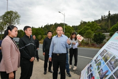 周小勇到八尺镇调研：全面推动镇村高质量发展 全力打造省际门户示范样板