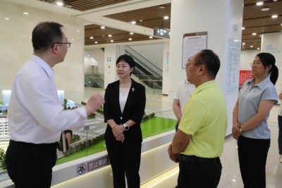 钟秀堂调研党的建设工作