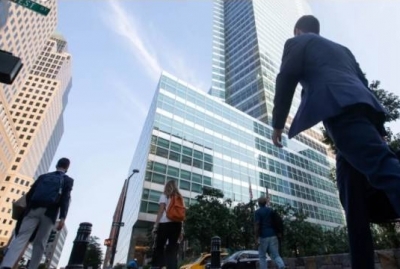 关税大战自砍手脚！美媒拉响警报：美服务贸易已岌岌可危