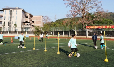 梅县区业余体校女子足球队：在绿茵场上逐梦的“铿锵玫瑰”