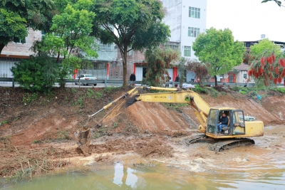 疏通河道“脉络”，筑牢防汛“堤坝”！梅县区全面开展水塘河道清淤工作