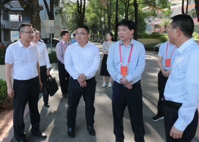 兴宁市人大常委会专题视察县中托管帮扶工作
