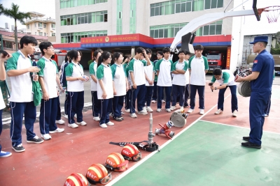 零距离对话“火焰蓝”！五华师生走进消防站体验不一样的“安全课”