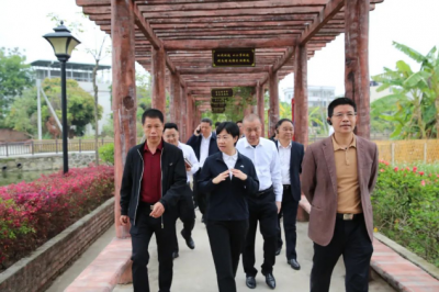 五华县委常委会在横陂镇召开会议