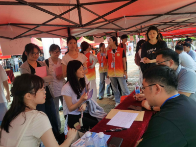梅州•百万英才汇南粤丨兴宁组织用人单位走进高校宣传“免费梅州”政策