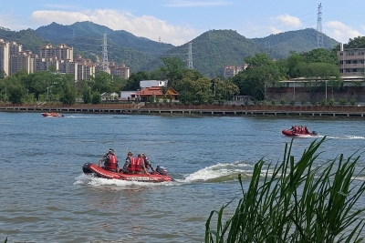 梅江区轻舟分队开展水上集训演练