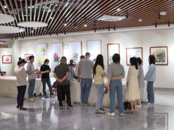 兴宁举办“艺心向法 共绘兴宁”法治宣传暨“百千万工程”美术作品展