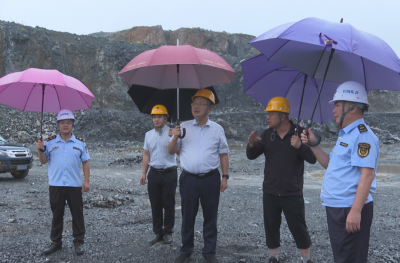 胡班率队开展第二季度安全生产督导检查工作：拧紧“安全阀” 筑牢安全生产防线