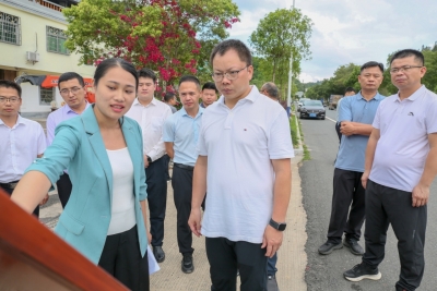 周小勇率队调研省际门户改造、美丽圩镇建设及平远县全域旅游综合服务中心建设等工作