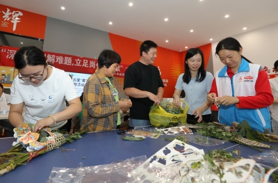 “艾”意浓浓迎端午！梅江区江南街道红光社区开展端午节主题活动