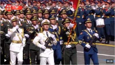 独家视频丨习近平向中国人民解放军仪仗队致意