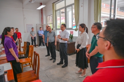 周小勇调研高考备考工作