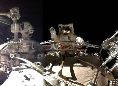 神二十乘组圆满完成第一次出舱活动