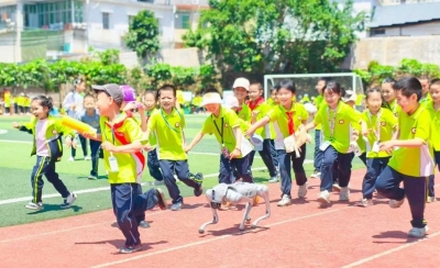 点燃青少年科学梦想！平远县多部门携手走进县三小开展校园科技节活动