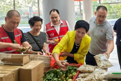 “线上+线下”架起“助农桥”！梅河高速助力客家农产品驶入“快车道”