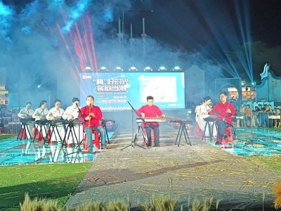 感受客家音乐的魅力！梅州客家筝艺术团在梅城院士广场奏响经典