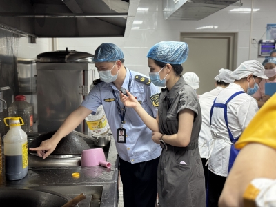 梅州V视丨“十点查餐厅”来了，突击梅江区这间幼儿园后厨