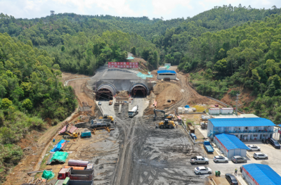 “五一”假期“不打烊” 项目建设“加速跑”！蕉岭县广福园区建设者们铆足干劲奋战项目一线