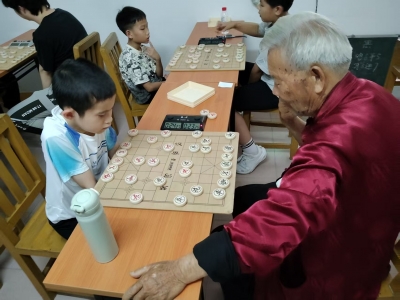 34名棋手竞逐“楚河汉界”！梅江区“健康杯”象棋个人赛举行