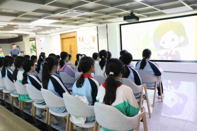 解法忧、播法种！兴宁市检察院为孩子们送上特别的“节日礼物”