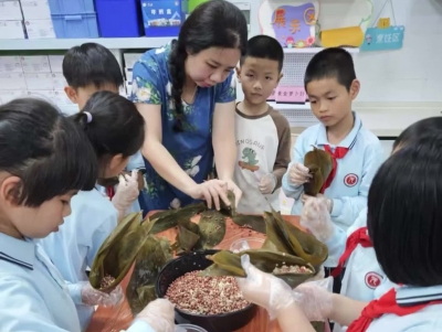 童趣“粽”动员  传承端午情