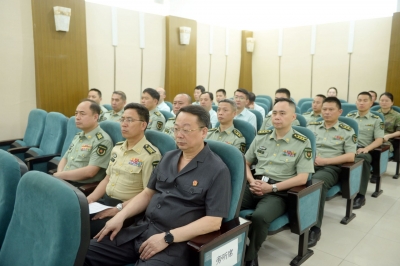 梅州军分区组织官兵到梅州市中级人民法院开展警示教育