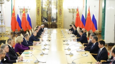 独家视频丨习近平同普京会谈：共同弘扬正确二战史观 维护联合国权威和地位