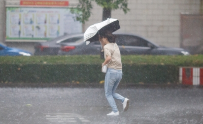 广东正式进入“龙舟水”时期，今明全省降雨有所减弱