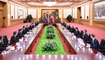 习近平会见新西兰总理拉克森