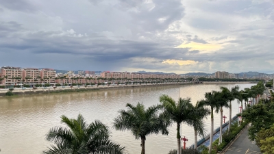 高温黄色预警信号生效中！未来几天，梅州炎热持续...