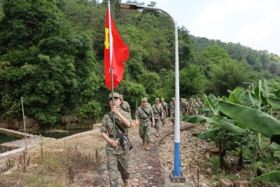 追寻红色记忆，汲取奋进力量！梅州军分区赴九龙嶂革命根据地开展红色研学活动