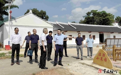 天河区委常委、副区长刘庆进率队到兴宁市罗岗镇霞岚村调研