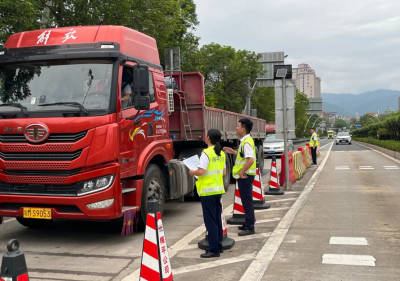 提升应急处置能力！梅平高速蕉岭中心收费站开展入口拒超实战演练