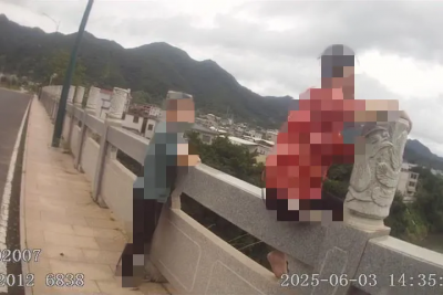 丈夫离世，长期独自生活，倍感孤独无助欲跳河...梅县区民警开展生死营救...
