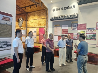 梅州市关工委主任何正拔一行到丰顺开展专题调研