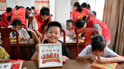 非遗竹编承古韵，童手献礼敬党情 ！这场志愿服务活动在五华县龙村镇水口村委举行