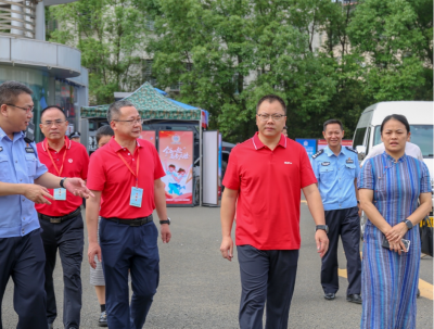 周小勇到平远中学考点巡考