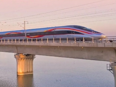 全国铁路7月1日实行新的列车运行图，新图车票今起开售！