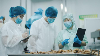 广州职业技术大学师生助力“兴宁鸽”产业腾飞