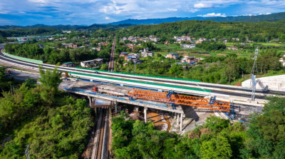 汕梅高速改扩建项目跨铁路立交桥建设，有突破性进展！