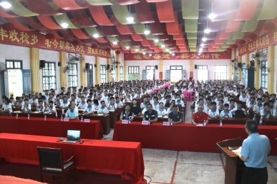 兴宁市应急管理局联合兴宁市应急救援协会组织开展安全宣传“进校园”活动