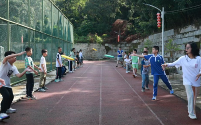 北大学子走进丰顺开展公益支教