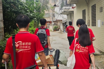 校村联动+精准滴灌！这群年轻人走进兴宁用方言唠透政策“干货”